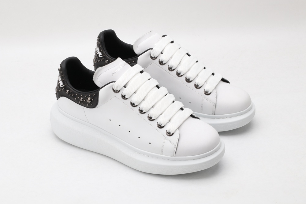 AMQ White calf leather lace-up sneaker