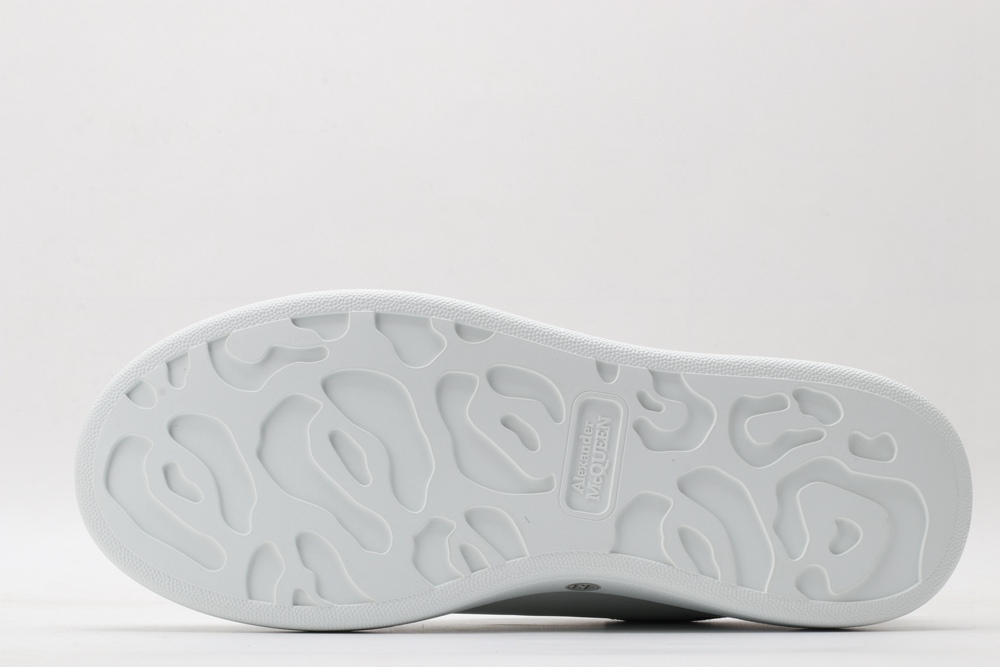 AMQ OVERSIZED SNEAKER Black