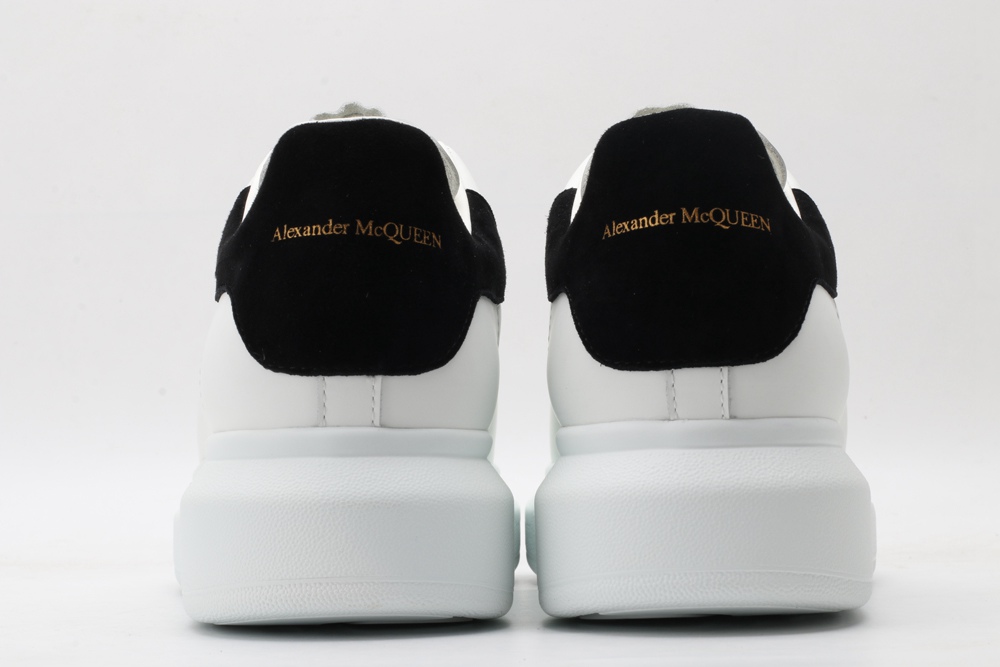 AMQ OVERSIZED SNEAKER Black