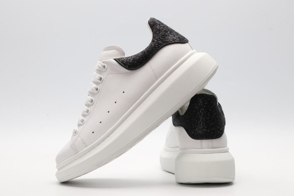 AMQ oversized sneakers with black heel