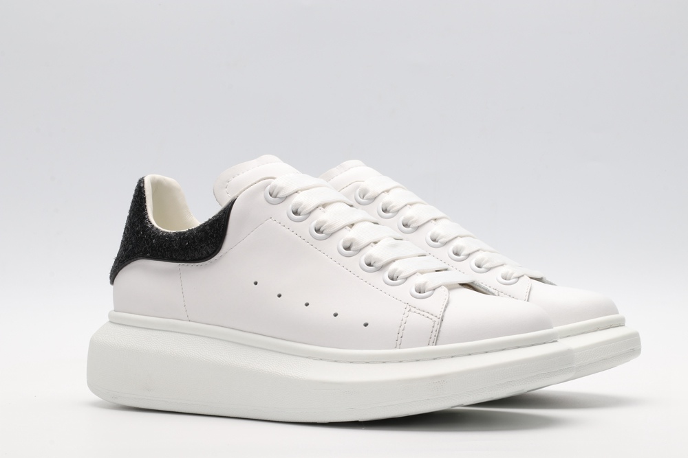 AMQ oversized sneakers with black heel