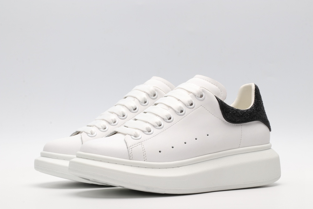 AMQ oversized sneakers with black heel