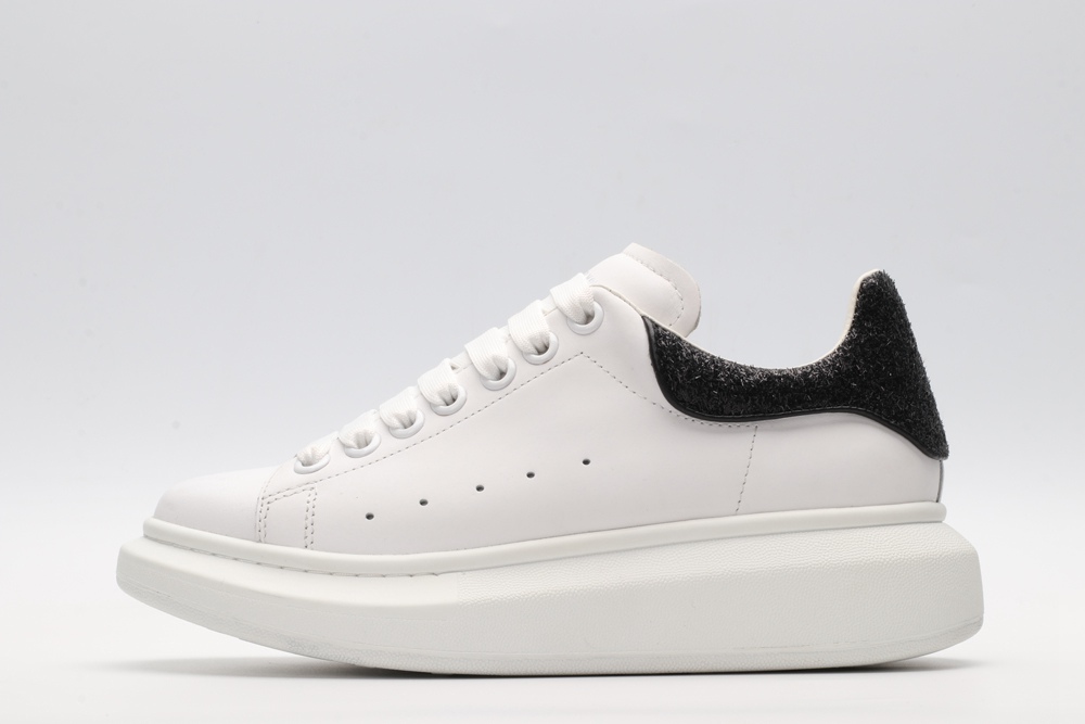 AMQ oversized sneakers with black heel