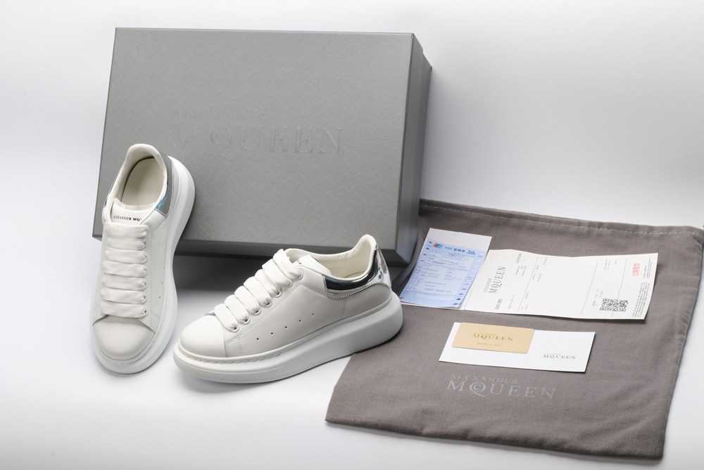 AMQ OVERSIZED SNEAKER
