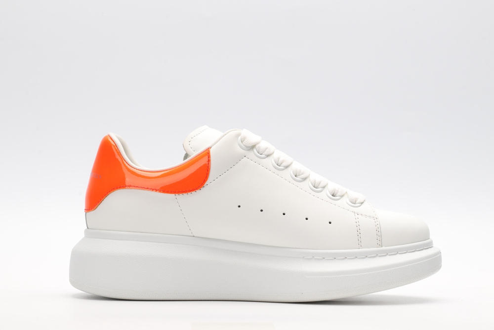 AMQ OVERSIZED SNEAKER with orange heel