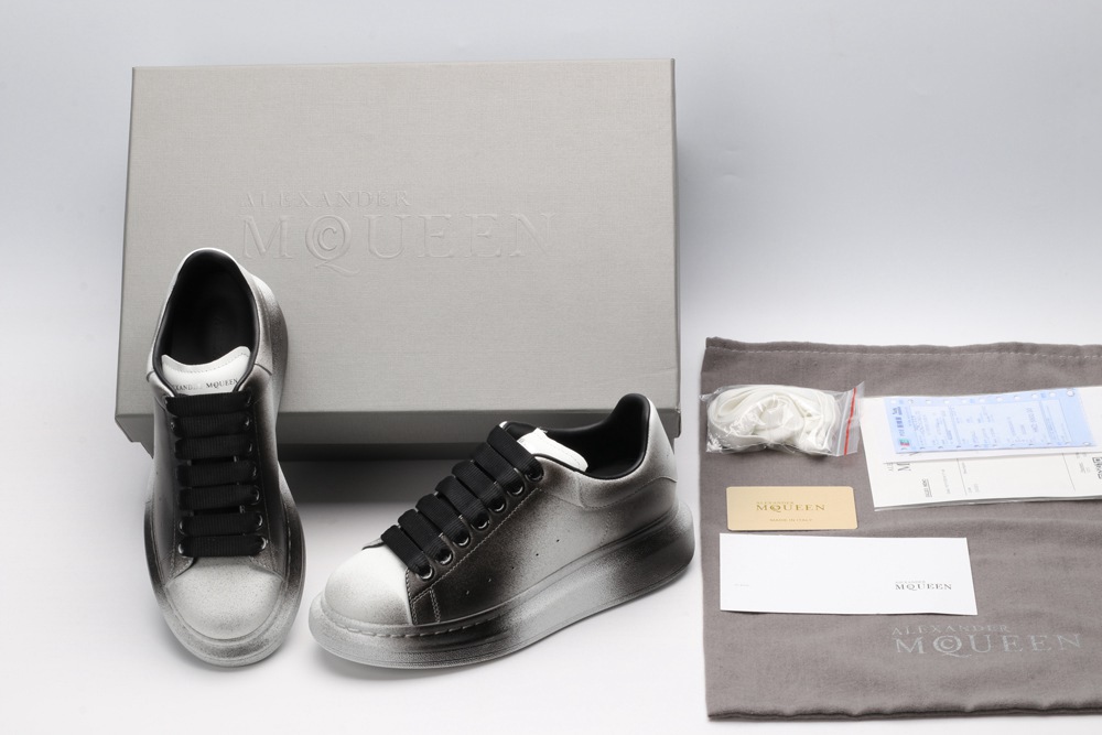 AMQ OVERSIZED SNEAKER