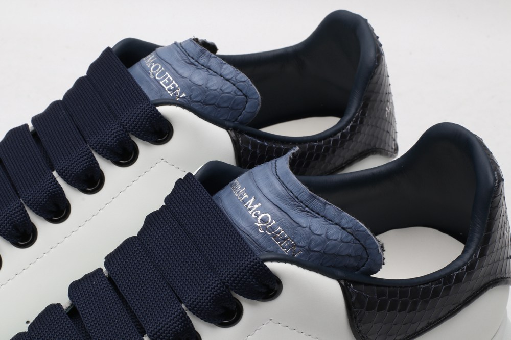 AMQ OVERSIZED SNEAKER