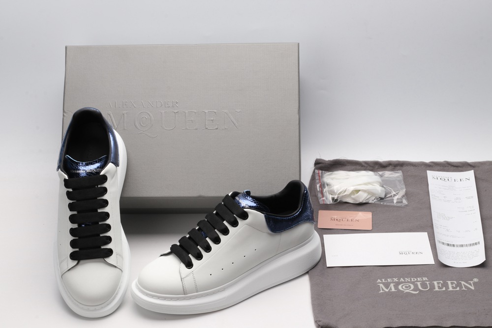 AMQ OVERSIZED SNEAKER