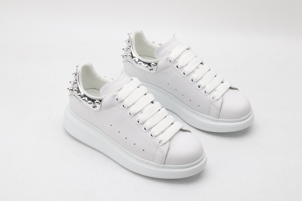 White calf leather lace-up sneaker with siL*Ver-finished hammered stud