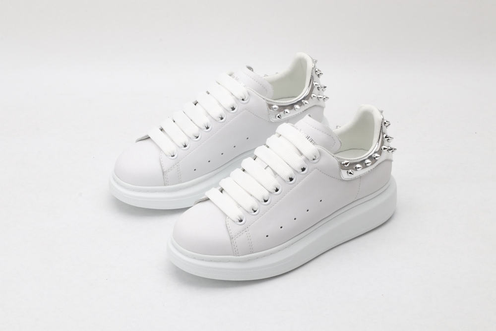 White calf leather lace-up sneaker with siL*Ver-finished hammered stud