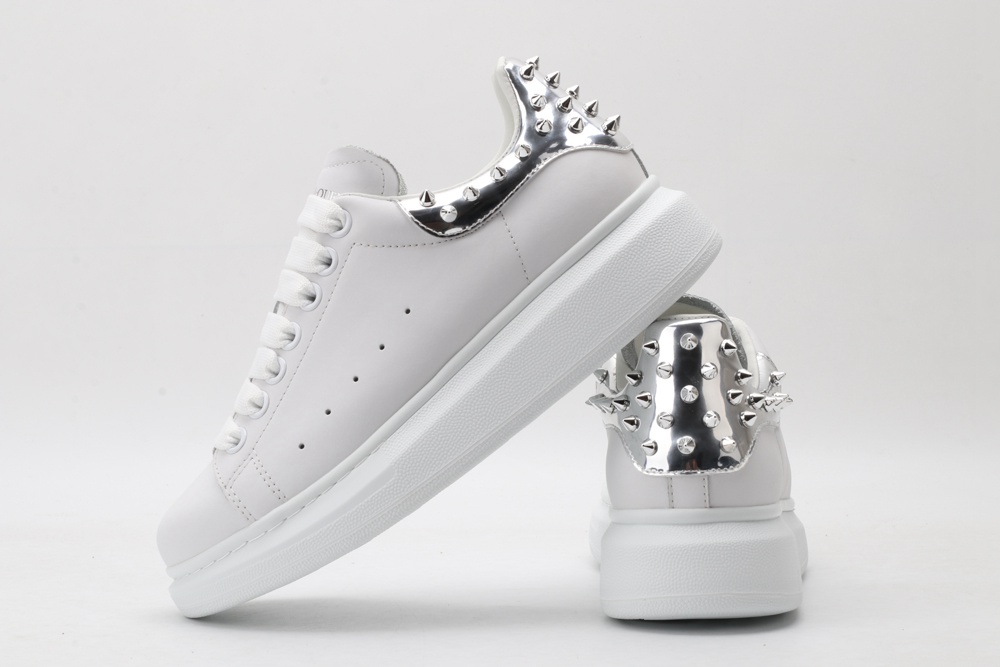 White calf leather lace-up sneaker with siL*Ver-finished hammered stud