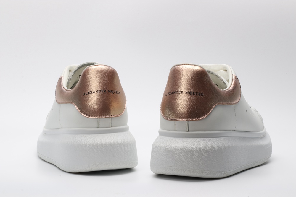AMQ OVERSIZED SNEAKER with gold heel