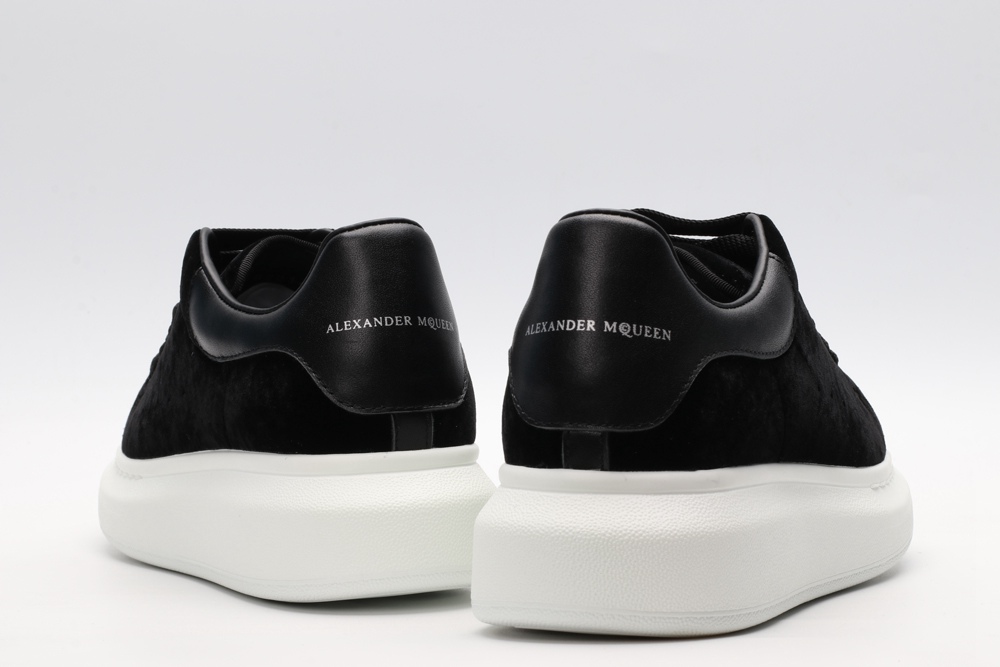 AMQ OVERSIZED SNEAKER black