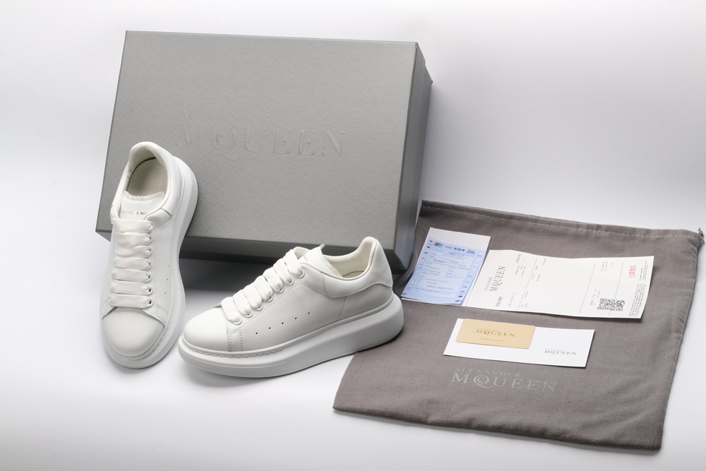 AMQ Leather Platform Sneakers