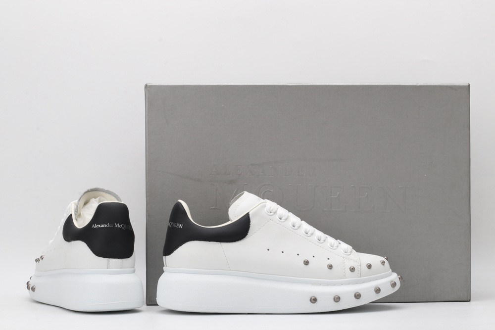 AMQ oversized sneakers with black heel