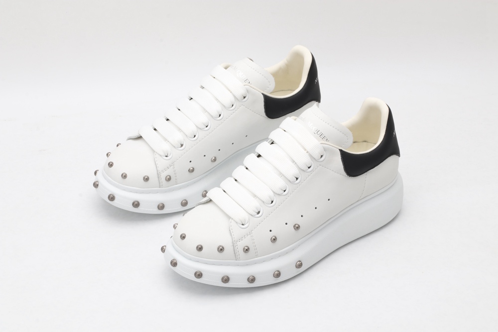 AMQ oversized sneakers with black heel