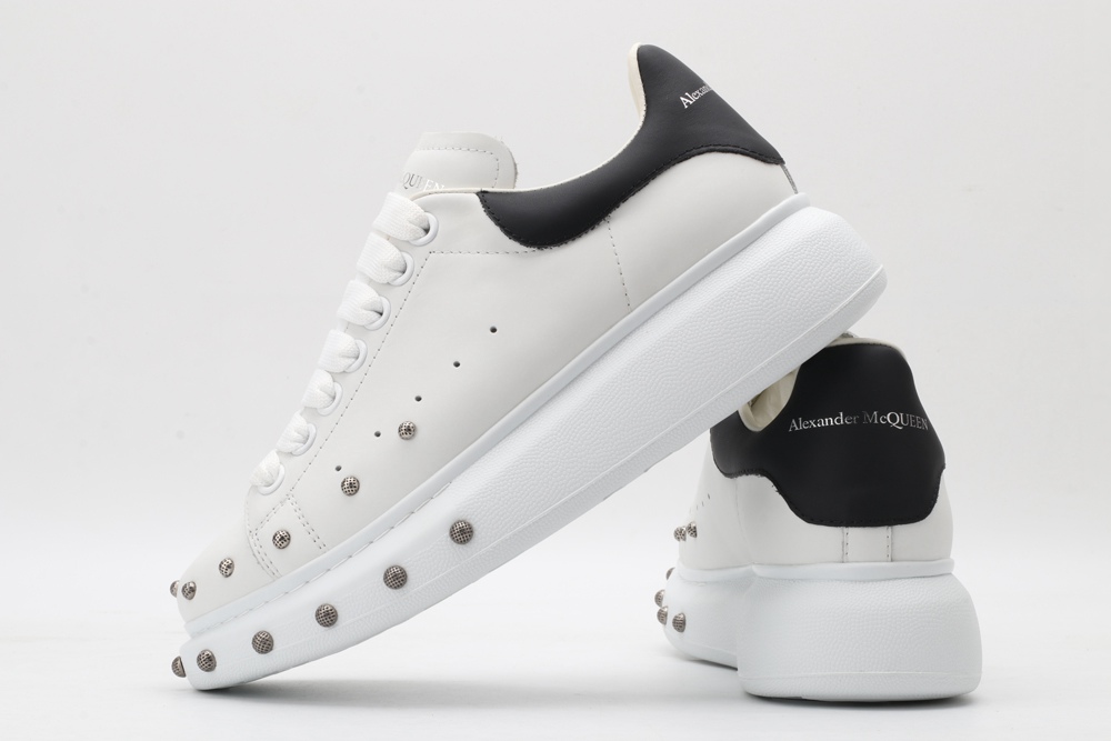 AMQ oversized sneakers with black heel