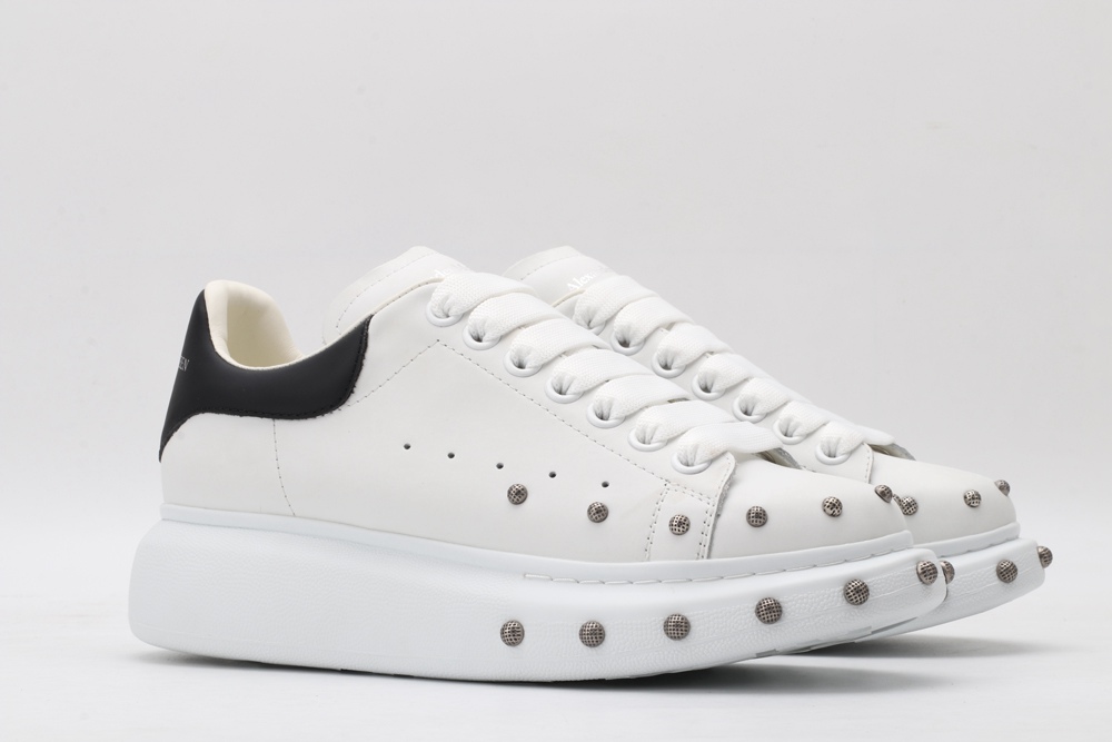 AMQ oversized sneakers with black heel