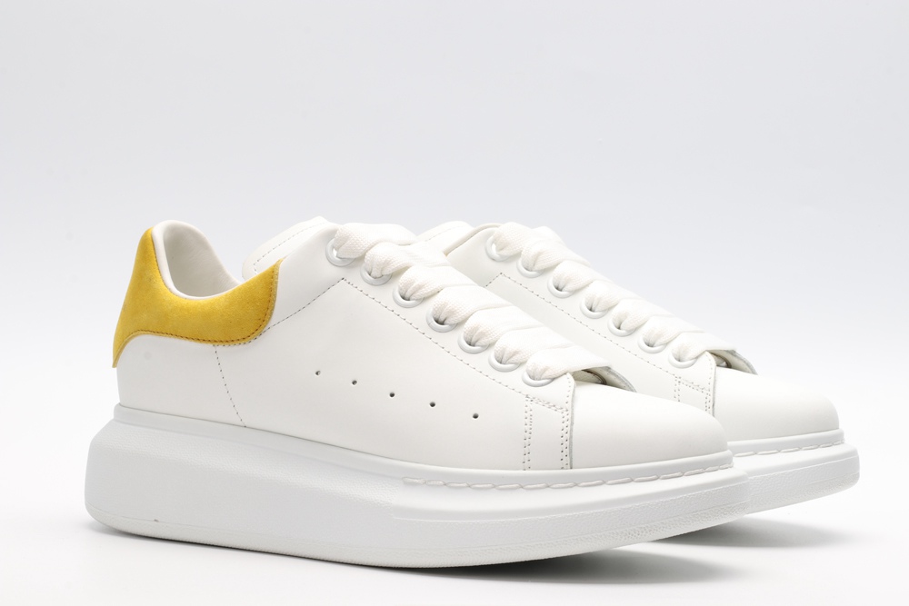 AMQ OVERSIZED SNEAKER Yellow heel